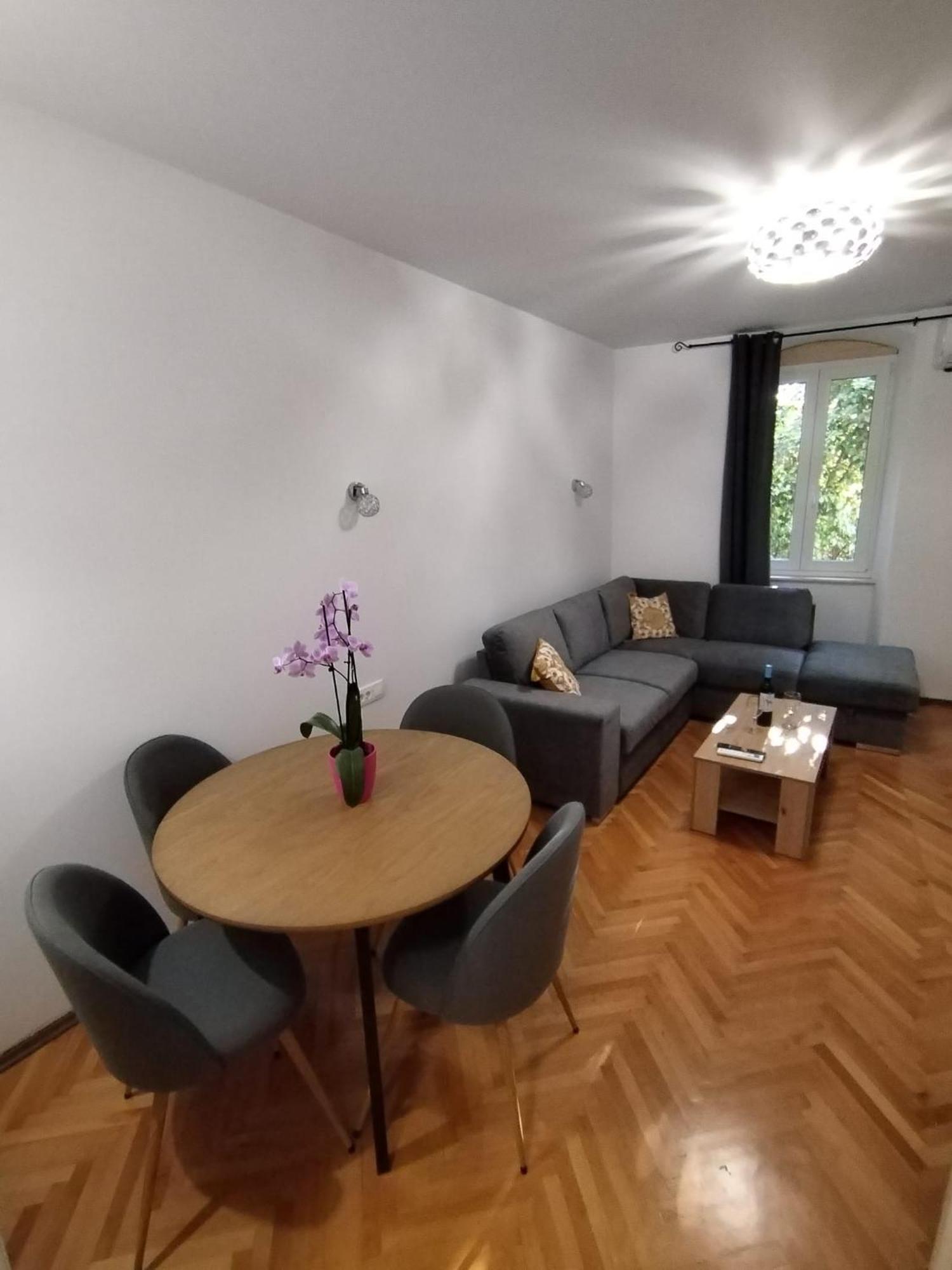 Apartament Garden In The Center Split Zewnętrze zdjęcie